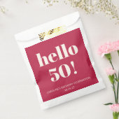 Fett Typografie Magenta Red Ivory Modern Geburtsta Geschenktütchen (Versiegelt)