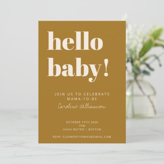 Fett Typografie Moderne Mustard Gold Baby Dusche Einladung (Stehend Vorderseite)