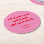 Fett Typografie rosa Moderne Hochzeit Custom Runder Pappuntersetzer<br><div class="desc">Fette Typografie Bright Pink und Red Modern Wedding Custom Round Paper Untersetzer</div>
