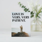 Fett und frech Typografisch aufgeschobene Hochzeit Ankündigung (Stehend Vorderseite)