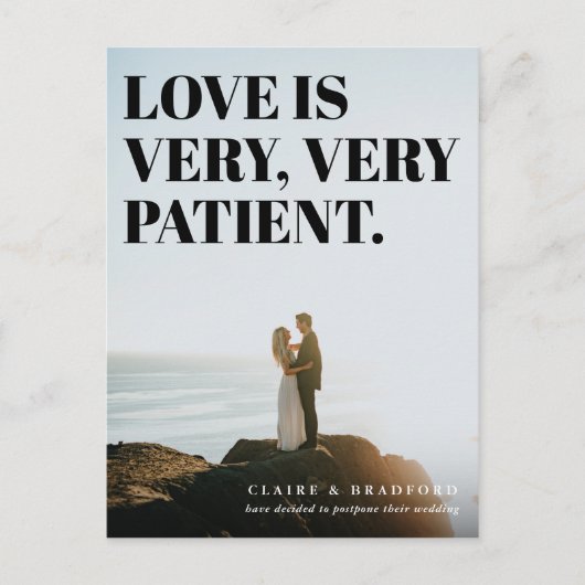 Fett und frech Typografisch aufgeschobene Hochzeit Ankündigungspostkarte (Vorderseite)