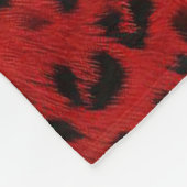 Fett und warm: Roter und schwarzer Leopard Fleecedecke (Ecke)