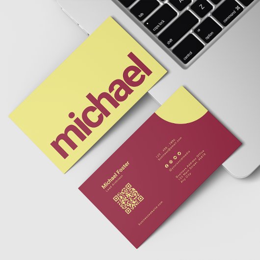 Fett vereinfachte Red & Yellow Scannable Qrcode Visitenkarte