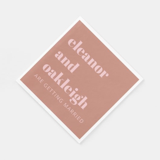 Fettdruck Typografie Terracotta Blush Moderne Hoch Serviette (Ecke)