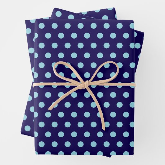 Fette hellblaue Tupfen auf Navyblau Geschenkpapier Set (Beispiel)