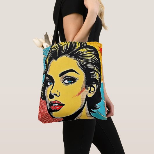 Fette Pop-Art-Frau definiert Tasche (Von Nahem)