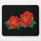 Fette rote traditionelle Rosen-Tätowierung Schwarz Mousepad (Vorne)
