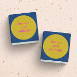Fette Typografie Bright Pink Yellow Moderne Hochze Runder Aufkleber<br><div class="desc">Fette Typografie Bright Pink und Gelb Kastenform Moderne,  klassische Rundsticker für Hochzeiten</div>