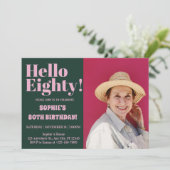 Fette Typografie Modernes Party des 80. Geburtstag Einladung (Stehend Vorderseite)