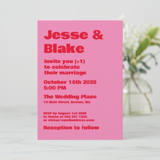 Fette Typografie, rosa und rote Hochzeit Einladung (Stehend Vorderseite)