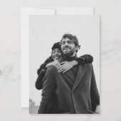 Fette Typografie Schwarz-Weiß-Foto-Hochzeit Einladung (Rückseite)