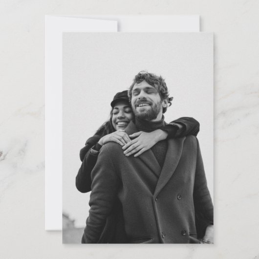 Fette Typografie Schwarz-Weiß-Foto-Hochzeit Einladung (Rückseite)