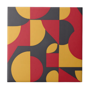 Fettes geometrisches Muster in Rot, Gelb und Grau Fliese
