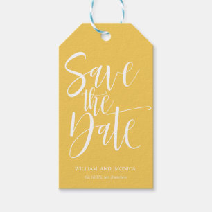Fettkalligraphie   Modernes Senf Save the Date Geschenkanhänger