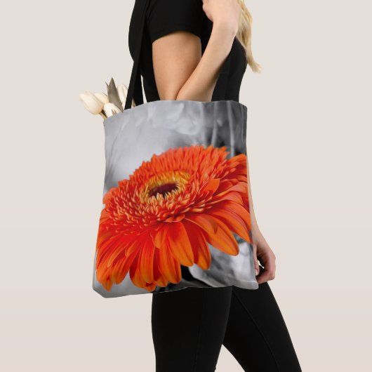 Feuer auf Blütenblättern Tasche (Von Nahem)