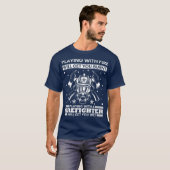 Feuer-Feuerwehrabteilung Feuerwerkzeuge T-Shirt (Vorne ganz)