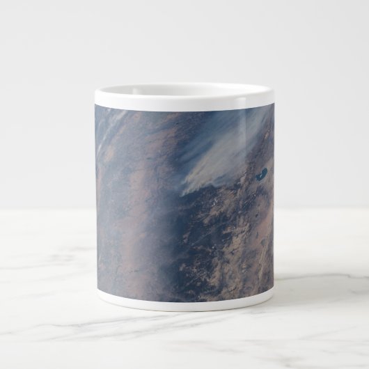 Feuer im Yosemite National Park & Stanislaus Fores Jumbo-Tasse (Vorderseite)