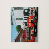 Feuer-Motor vor Feuerwache Puzzle (Vertikal)