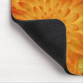 Feuer-Orangen-Chrysanthemen Mousepad (Ecke)