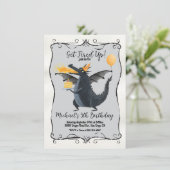 Feueratmung Dragon Geburtstagspartei Einladung (Stehend Vorderseite)