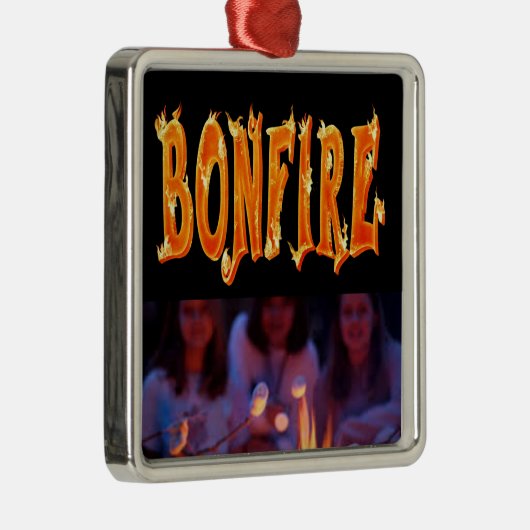 Feuerfeuertext Silbernes Ornament (Rechts)