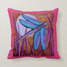 Feuerfliege über dem Mond