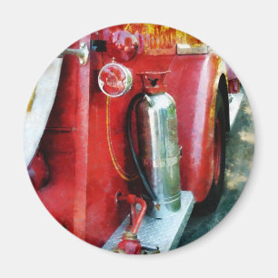 Feuerlöscher auf Löschfahrzeug Magnet