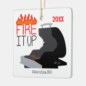 Feuern Sie es in Flammen und Grill Personalisiert Keramikornament (Links)