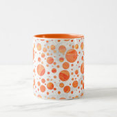 Feuersee Orange Polka Dot Pattern Zweifarbige Tasse (Mittel)