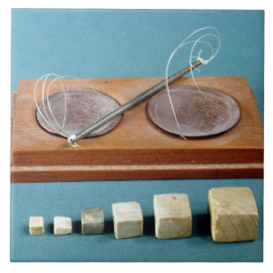 Feuersteingewichte und kupferne Balance, Fliese
