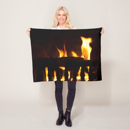 Feuerstelle auf Zuhause Fleecedecke (Beispiel)