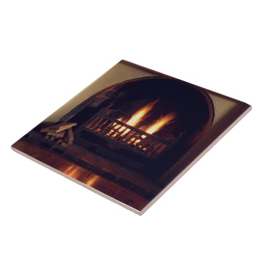 Feuerstelle auf Zuhause Fliese (Seite)