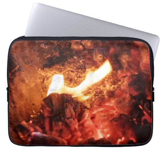 Feuerstrahlen im Laptop-Gehäuse Laptopschutzhülle (Vorderseite)