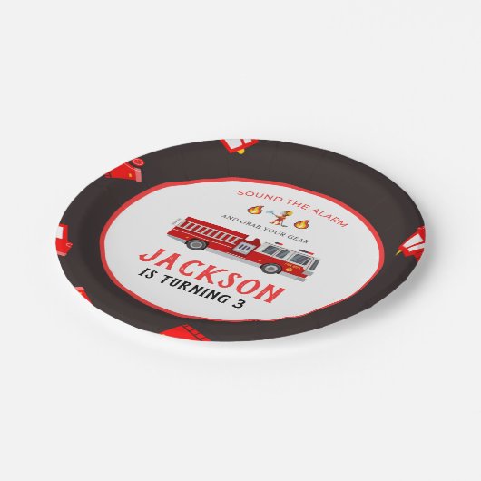 Feuerwehrauto Geburtstag Pappteller (Schrägansicht)