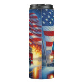 Feuerwehrfahrzeug mit amerikanischer Flagge Thermosbecher (Rückseite)