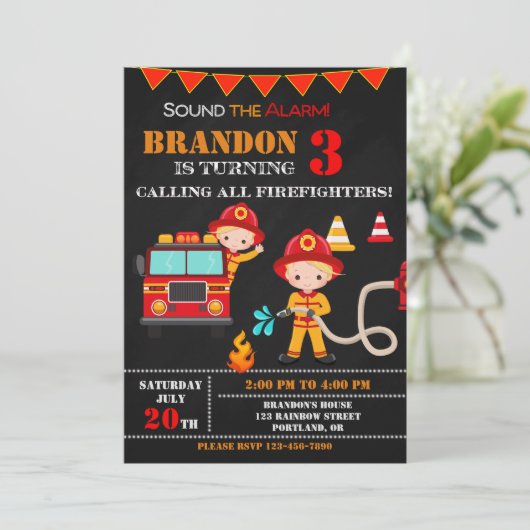 Feuerwehrfahrzeug-Party zum Geburtstag Einladung (Stehend Vorderseite)