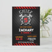 Feuerwehrfrau zum Geburtstag Einladung (Stehend Vorderseite)