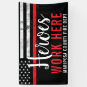 Feuerwehrhelden arbeiten hier Red Line America Fla Banner (Vertikal)