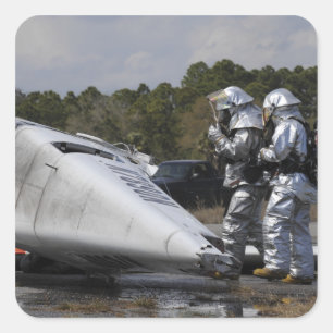 Feuerwehrleute reagieren auf die Szene Quadratischer Aufkleber