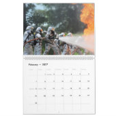 Feuerwehrleute und Flammen Kalender (Feb 2027)