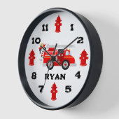 Feuerwehrleute und freitragende, schwarze Holzrahm Uhr (Winkel)