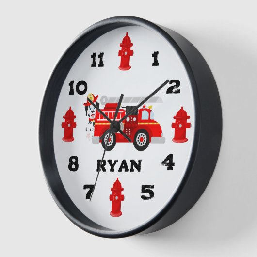 Feuerwehrleute und freitragende, schwarze Holzrahm Uhr (Winkel)