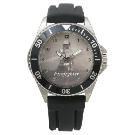 Feuerwehrmann, der die Linien arbeitet Armbanduhr