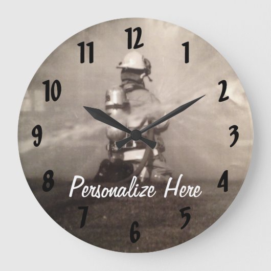 Feuerwehrmann, der die Linien arbeitet Große Wanduhr (Vorderseite)