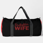 Feuerwehrmann-Ehefrau roter Text Duffle Bag (Vorderseite)