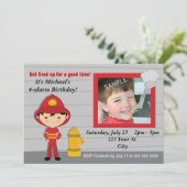 Feuerwehrmann-Geburtstags-Party Einladung (Stehend Vorderseite)