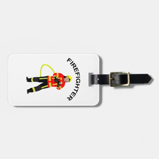 Feuerwehrmann in Einsatzkleidung Gepäckanhänger (Vorderseite horizontal)