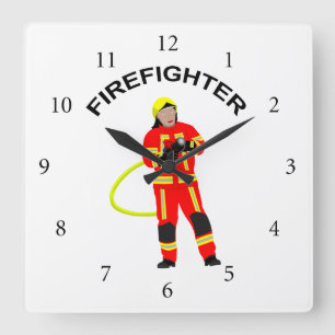 Feuerwehrmann in roter Einsatzkleidung  Quadratisc Quadratische Wanduhr