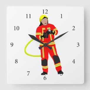 Feuerwehrmann in roter Einsatzkleidung Quadratische Wanduhr
