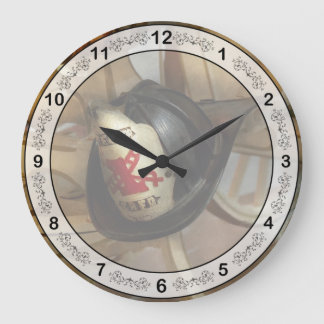 Feuerwehrmann - irgendwo hängen große wanduhr